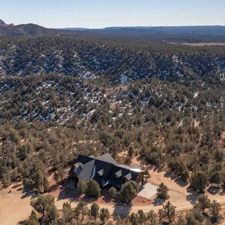 Juniper Ridge Luxury Lodge East Zion & Bryce
